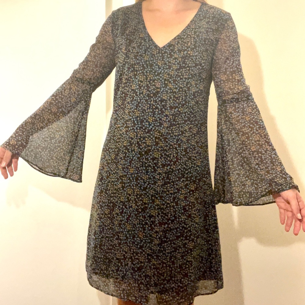 BEAUTIFUL Hippie CAbi Dress with calico floral detail